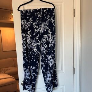 Lulu's Navy and White Floral Wide Leg pant